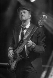 Gunnar - Bass & Backvocals